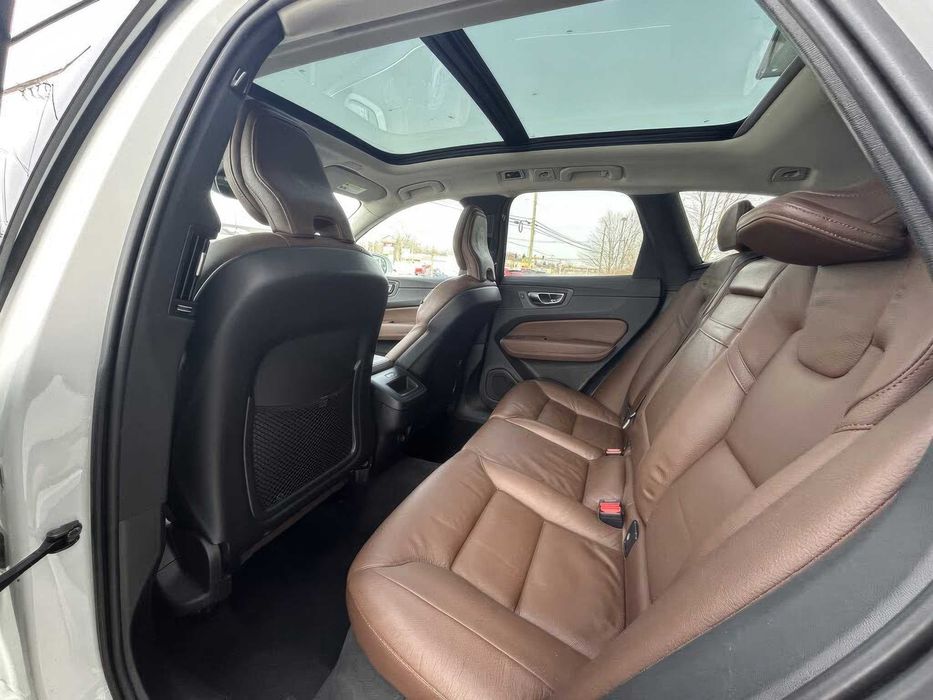 Volvo XC60 T6 Momentum      2019