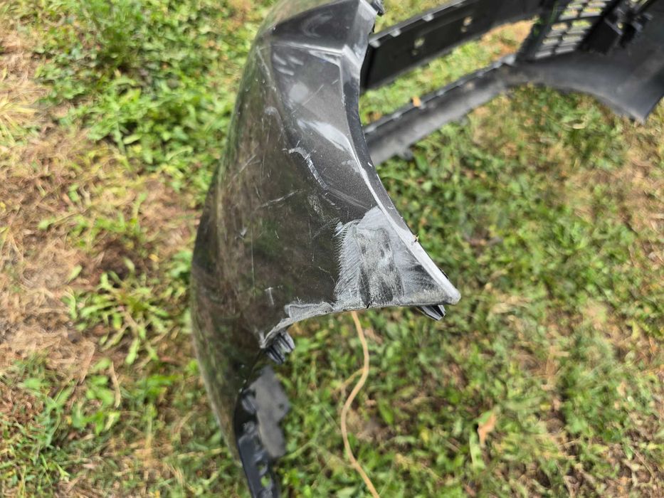 zderzak przód Peugeot Traveller