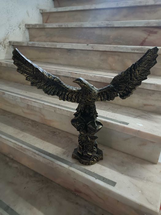 Estatua Águia do Benfica SLB