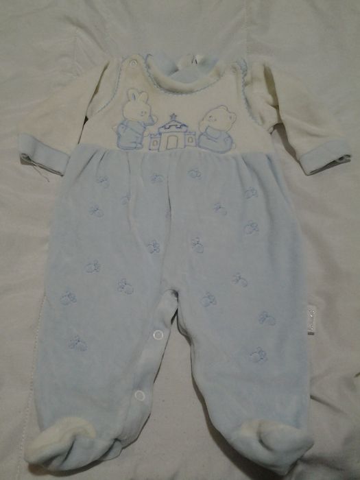 Vendo roupa de bebe 0-3 meses