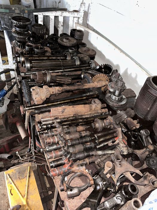 Запчастини трактора т25