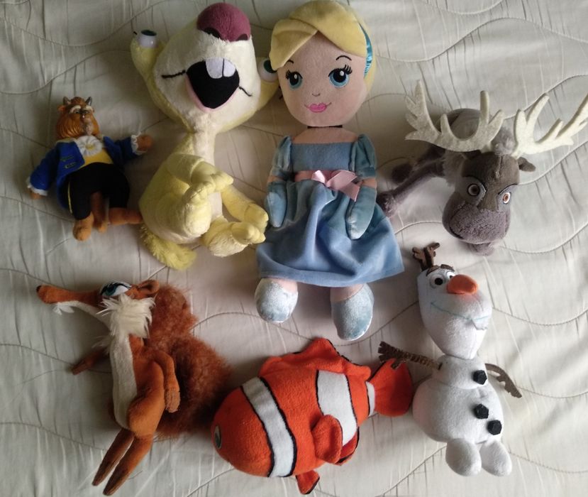 Комплект Дісней : книги, іграшки, диски