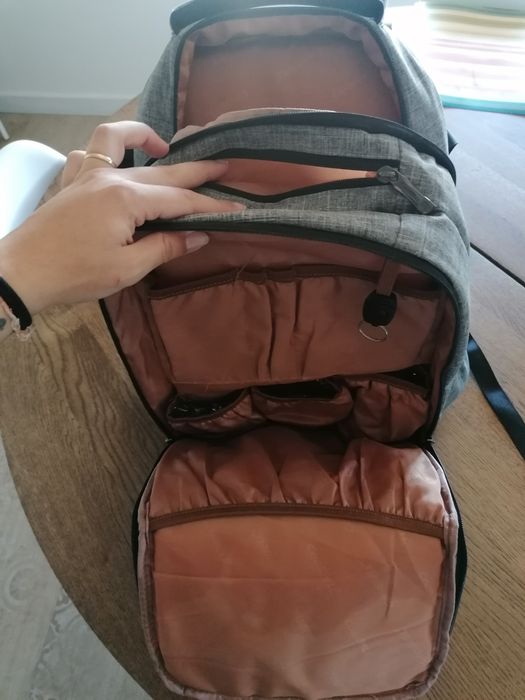 Mochila cinzenta