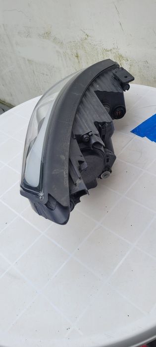 Hyundai ix35 lampa lewa przód xenon led