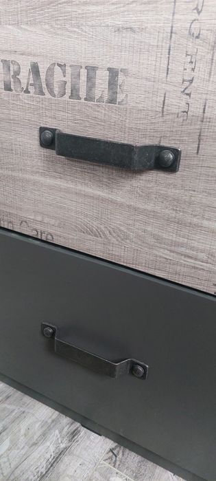 Meble młodzieżowe - komoda, witryna, półka