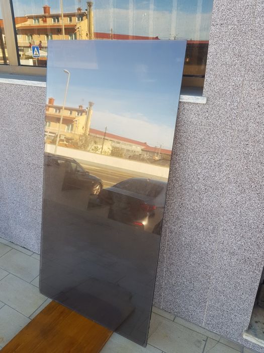 Vários vidros de cor castanho