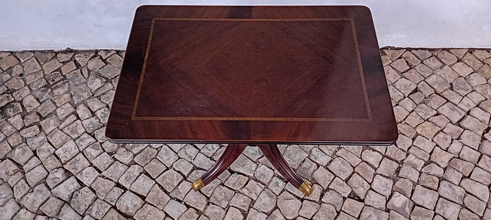 Mesa de Apoio em Madeira Nobre!