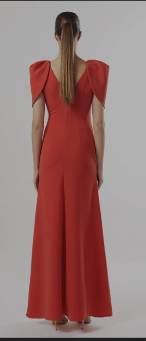 Piekna hiszpańska suknia wieczorowa