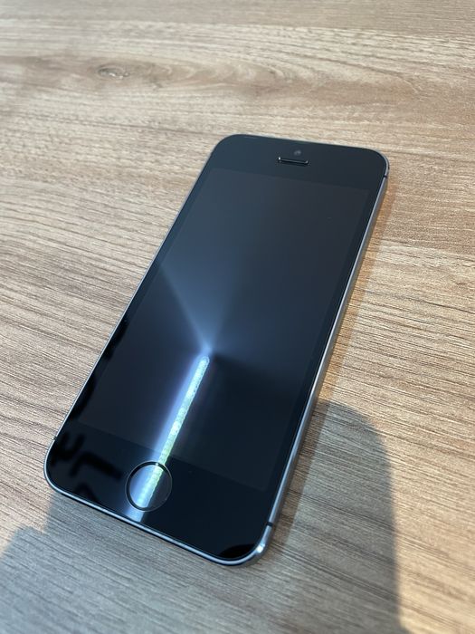 iPhone 5s 16GB Space Gray