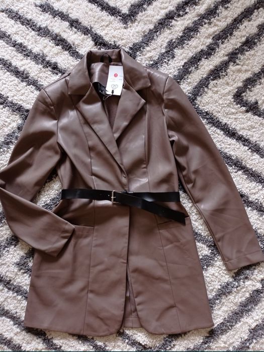 Куртка червона куртка