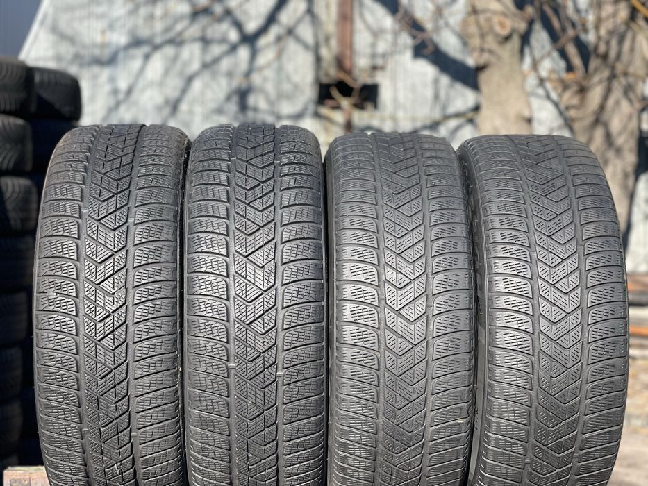 Шини Зимові 4шт 235/55 R19 Pirelli Sottozero 3