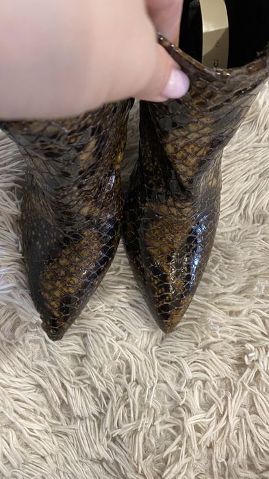 Ботинки козаки  Италия натуральный кожа питона