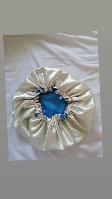 Toucas de cetim reversíveis