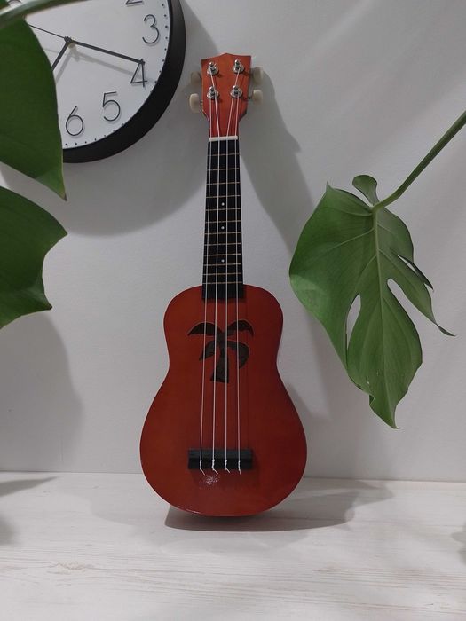 Продам укулеле сопрано