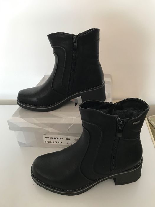 Botas Pretas Nº 35 NOVAS