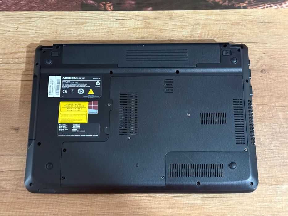 Laptop MEDION AKOYA E6234 8GB 160GB SaTa Windows 8