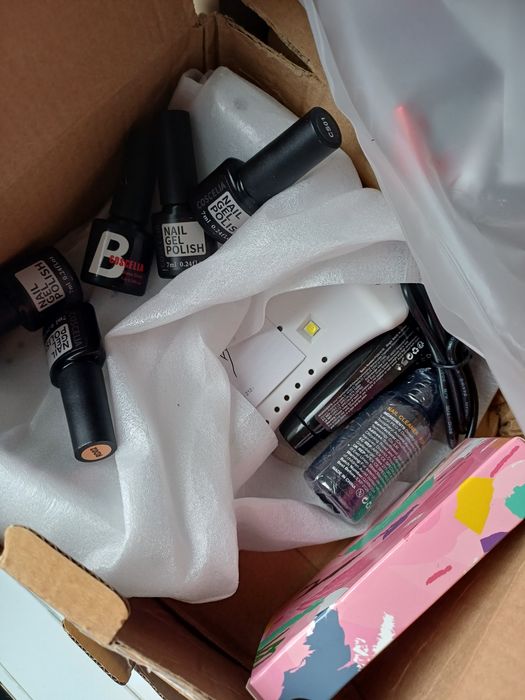 Zestaw do paznokci hybrydy lampa led lakiery mix box