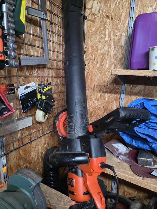 Odkurzacz do liści. Black decker