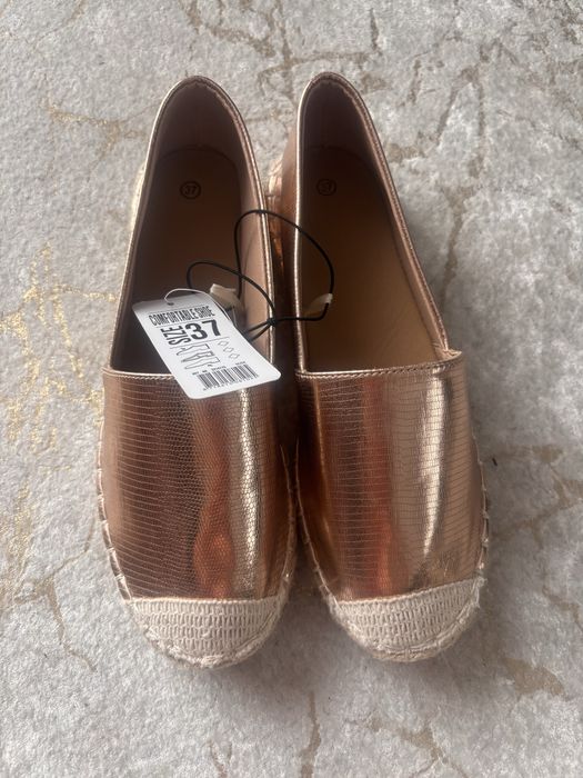 Buty damskie typu espadryle