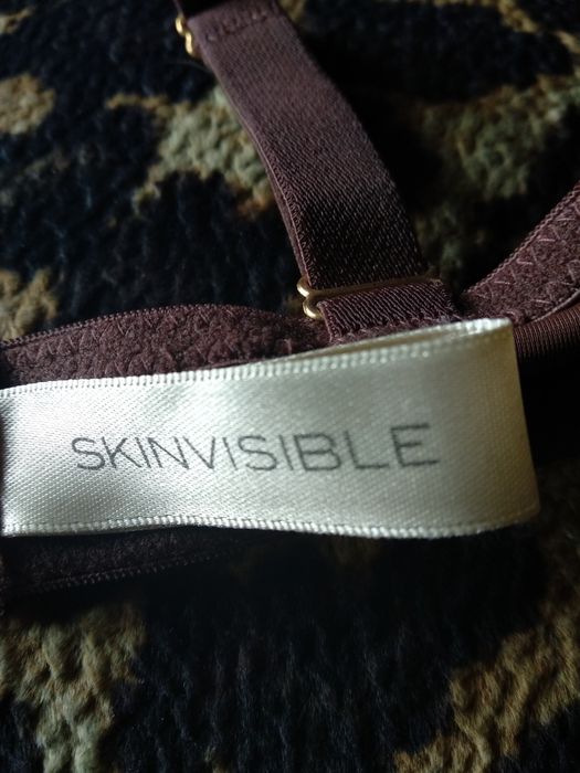 Красивый бюст шоколадного цвета Skinvisible