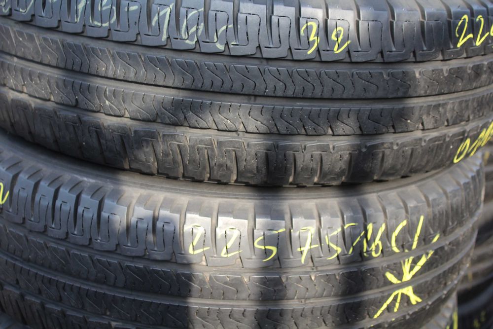 225 75 R16CP  Michelin Agiis Camping