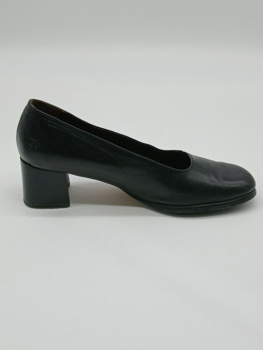 Sapatos de senhora pele preta 38