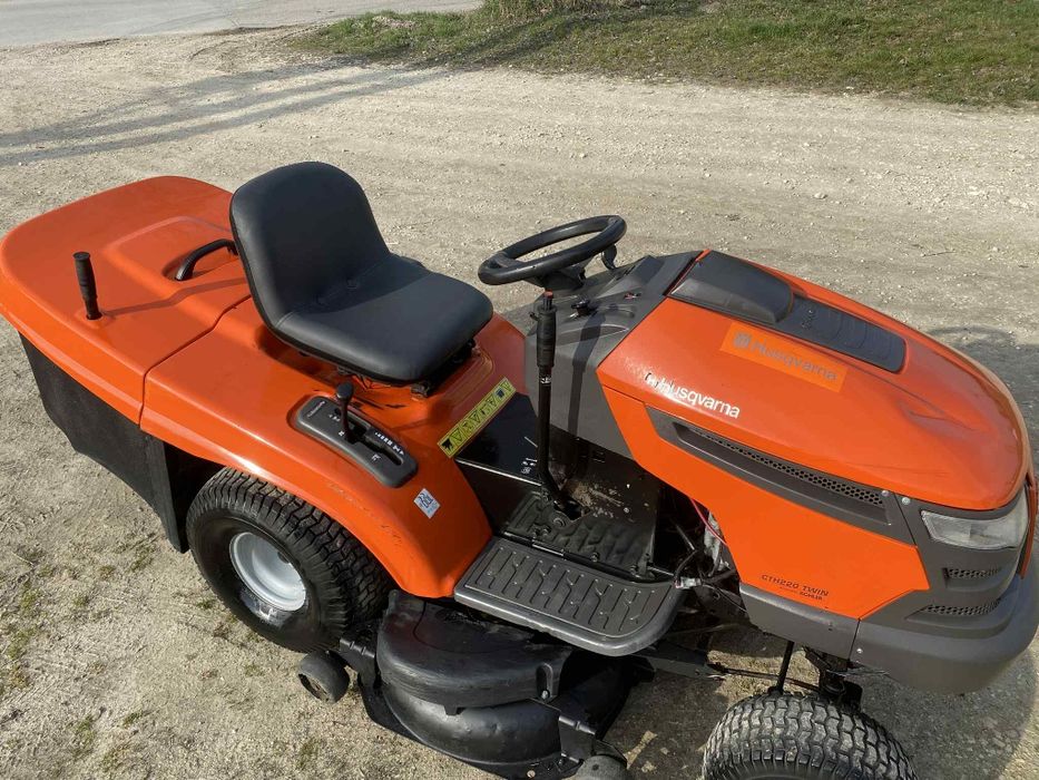 Traktorek kosiarka husqvarna cth 220 22km kohler