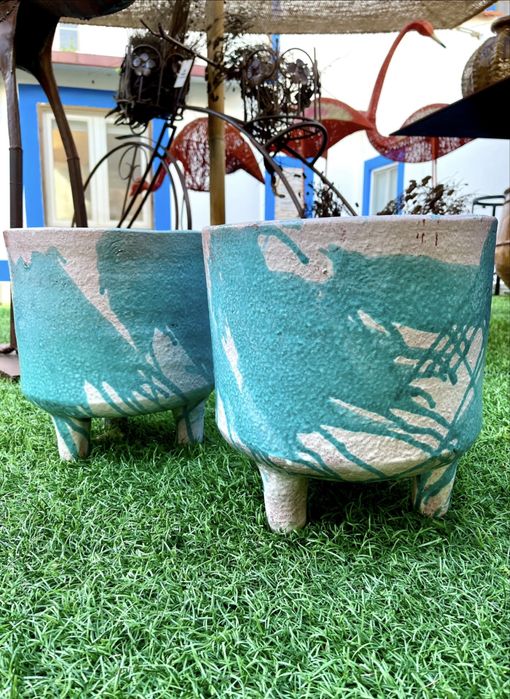 Set of Ceramic Vases with Turquoise Pattern – Modern Tripod Design