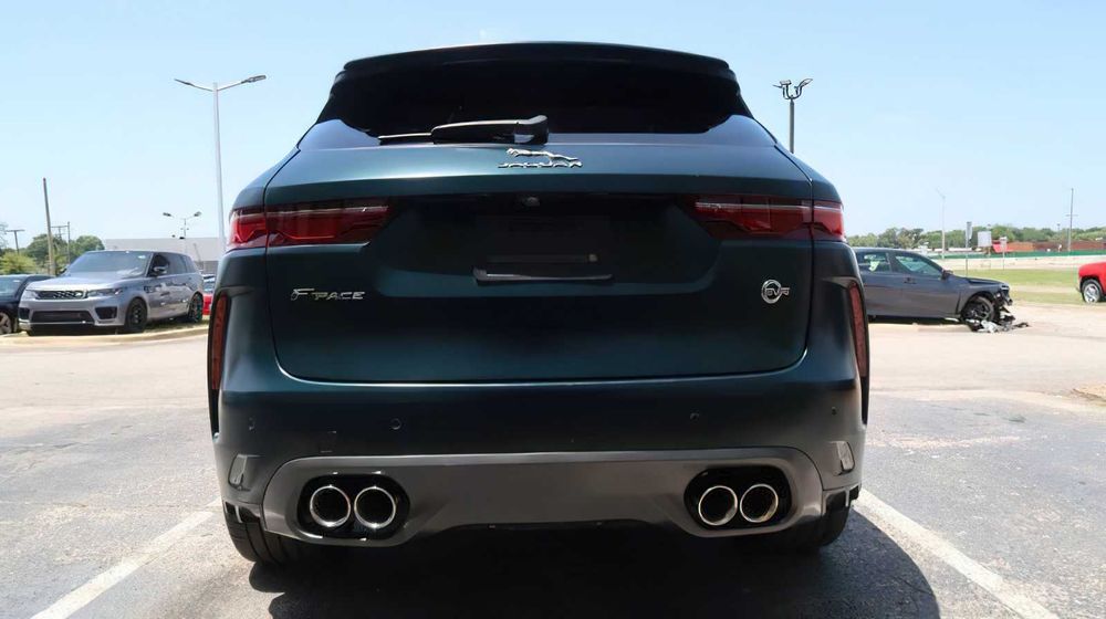 Jaguar F-PACE SVR      2022