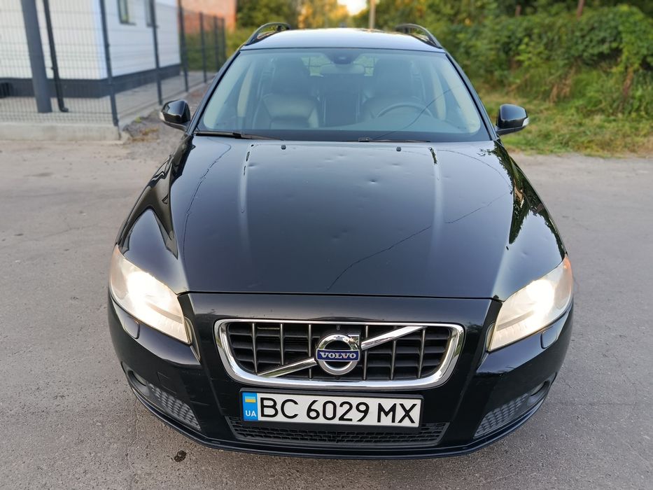 Продам Вольво В70 2,4мотор дизель 2007р.автомат,пригнаний зі Швеції,