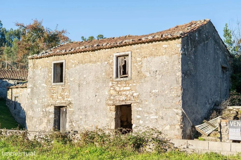 House for Restoration in the Striking Schist Village of Ferraria de São João