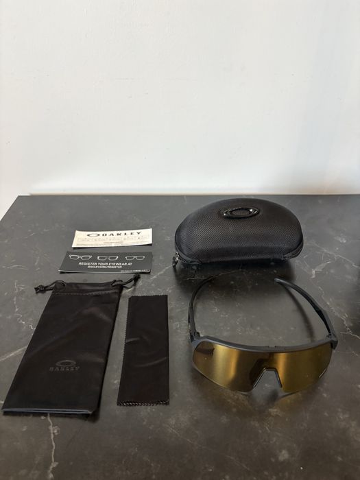 Oakley sutro lite w kolorze zlotym nowe