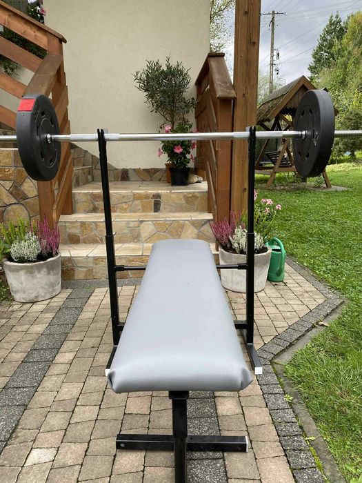 Mocna ławka do wyciskania ze stojakami