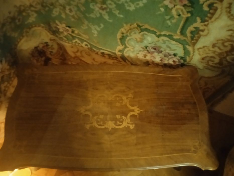 Гарнітур столовий 1977року Борокко, Румунський