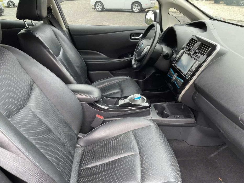 Nissan LEAF SL      2015