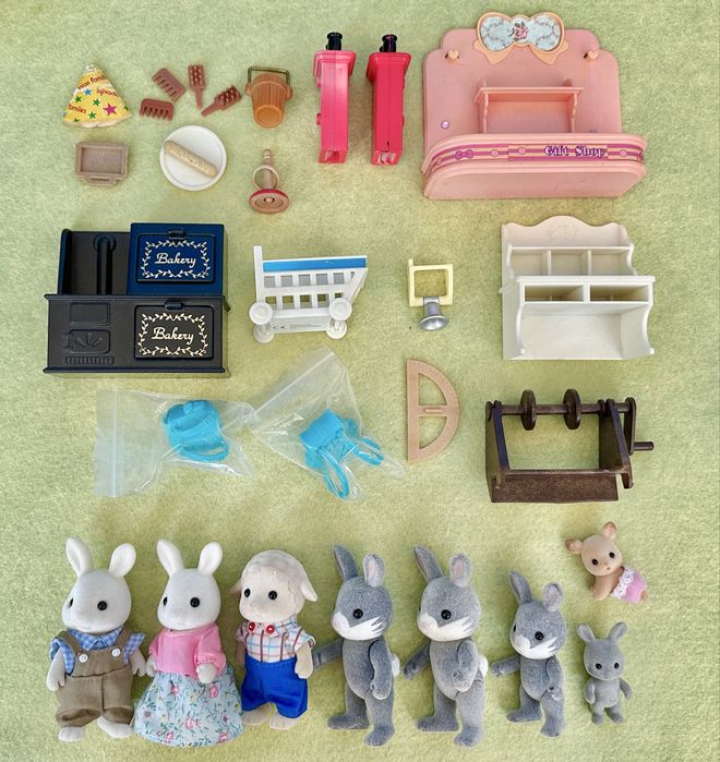 Sylvanian families б/в аксесуари, меблі, одяг, фігурки