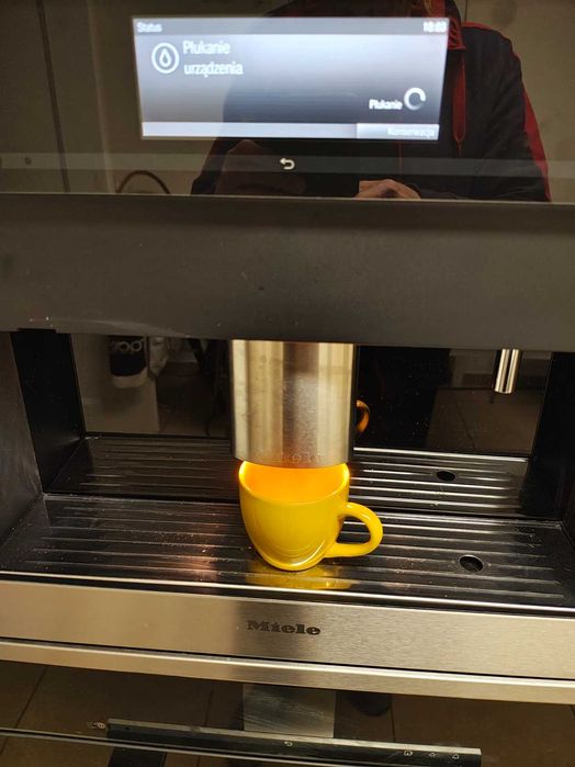 Miele CVA 6800 expres kawowy do zabudowy z nowym zaparzaczem.