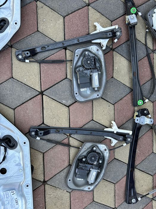 Склопідйомник Стеклопідйомники VW Golf 5 Golf 6 Golf 5 Plus