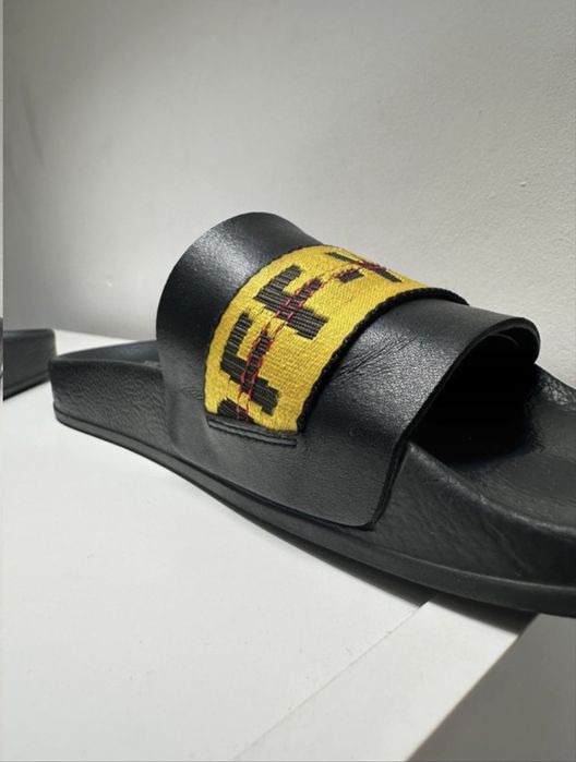 oryginalne klapki off white