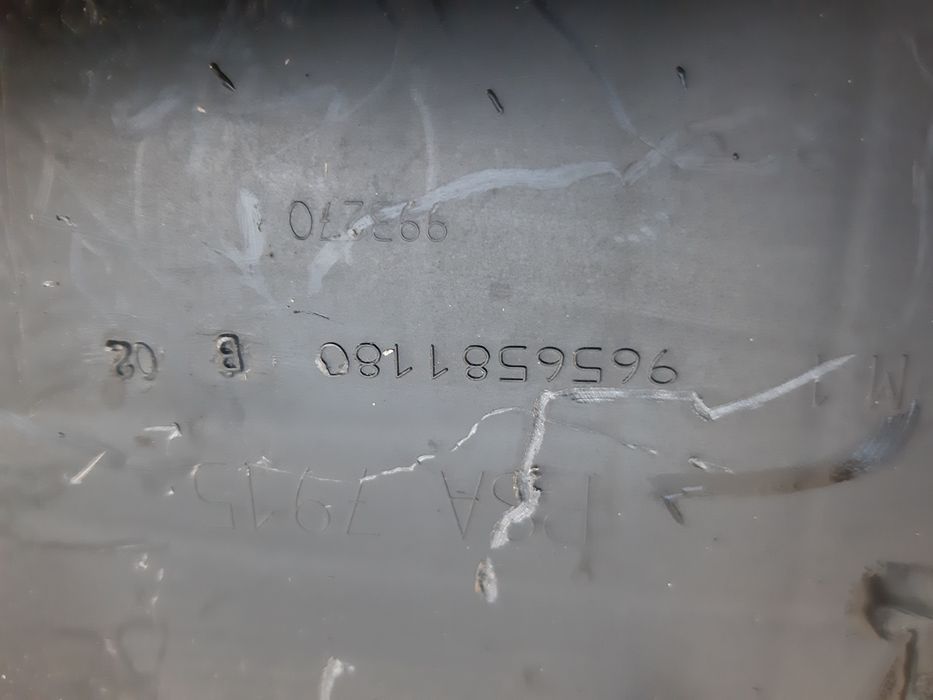 Citroen C4 I 04-10r. 1.6hdi obudowa filtra powietrza