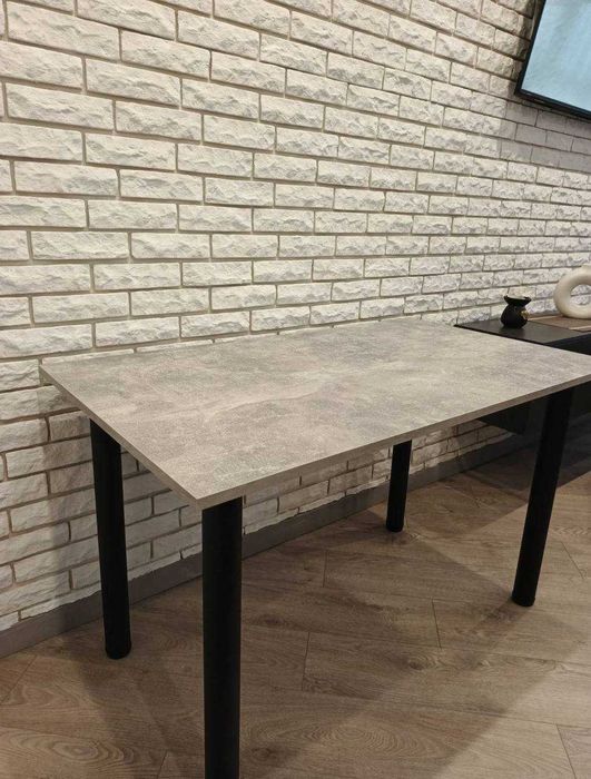 Кухонний стіл  Кухонный стол обідній.