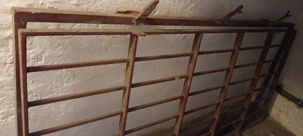 Brama stalowa z ramą - gotowa do zamontowania