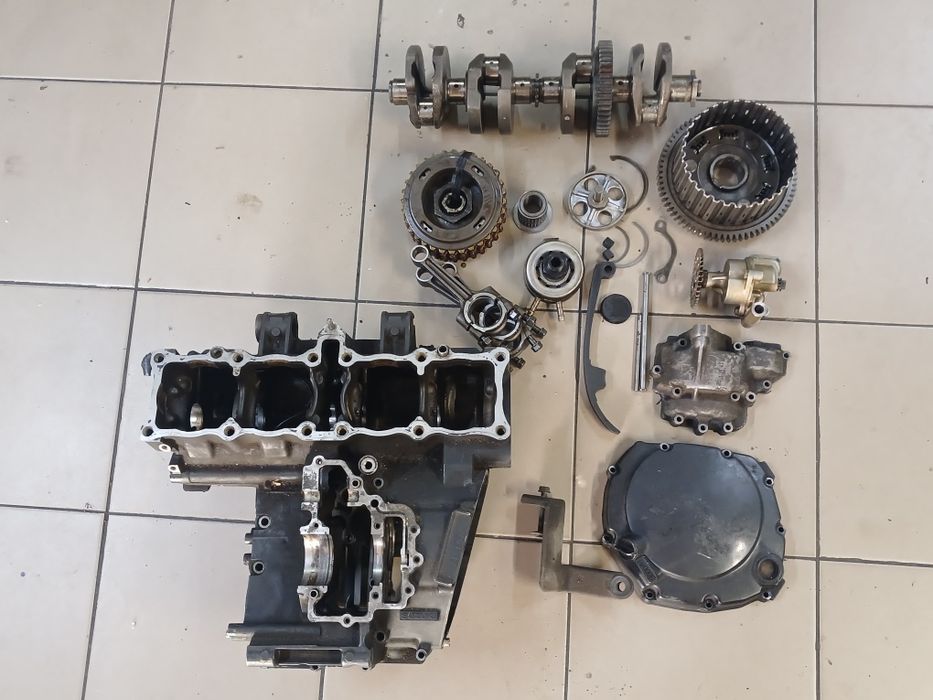 Запчастини  Suzuki RF 900