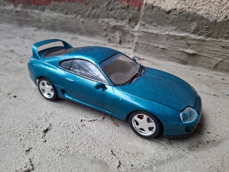 Toyota Supra GT 1:24 Tamiya model