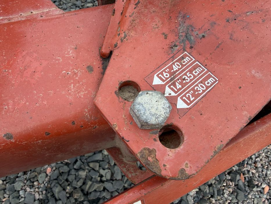 Плуг Fraugde як Квернеланд 2 корпуси.