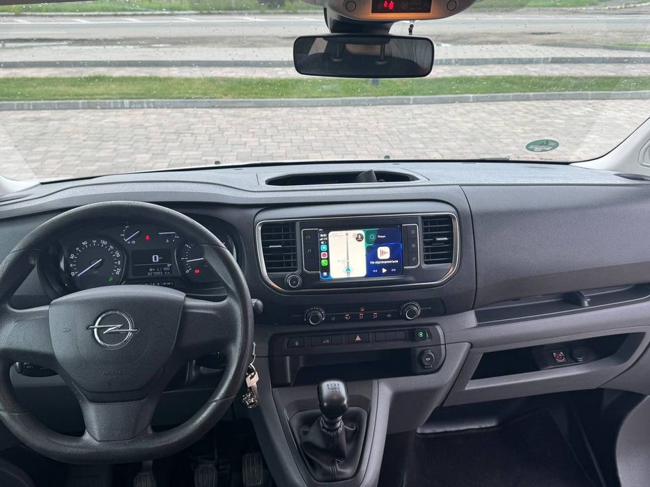 Opel Vivaro 2.0d пасажир 8+1 мість