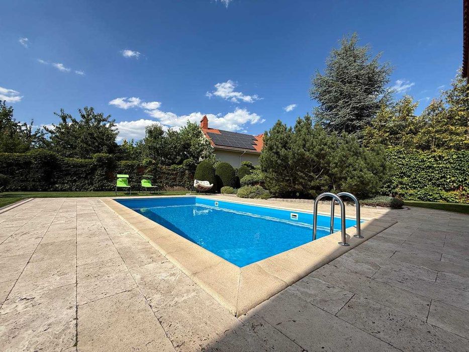 Продажа дома в Совиньоне. Бассейн. Дизайнерский ремонт. 12,5 соток