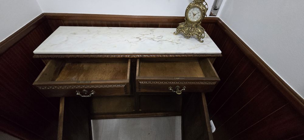 Aparador/ movel em madeira com tampo em mármore