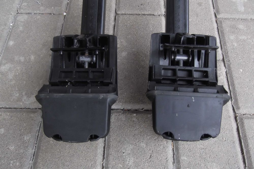 Bagażnik dachowy - bazowy Mont Blanc na relingi zintegrowane