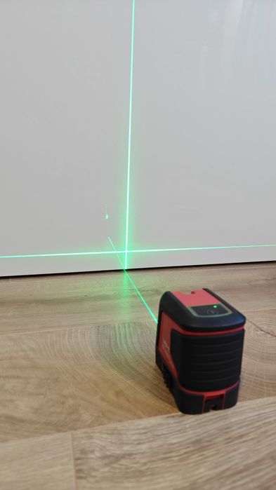 Uni-T Laser LM570LD    linhas verdes
